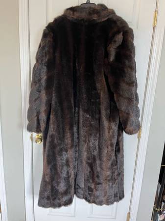 Donna Salyers Fabulous-Furs Faux Fur Coat Women’s Large NICE!