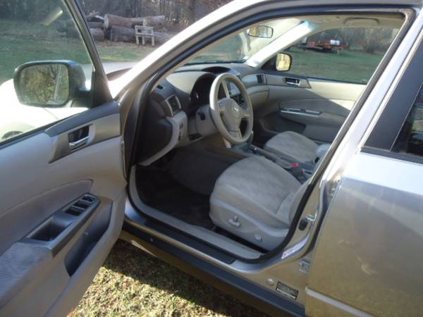 2010 Subaru Forester AWD Nice