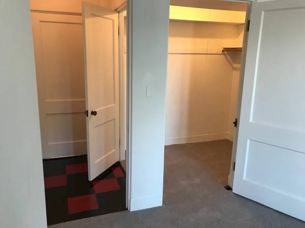 ROSEWOOD PLACE LOFTS!! Studio Suite – Downtown Lakewood!