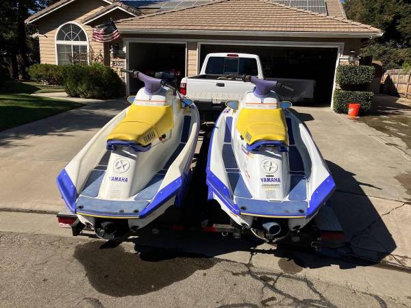 1995 Yamaha Waveraider Jetskis