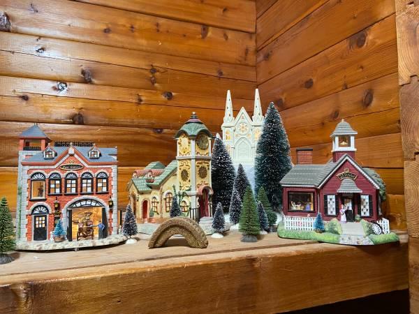 Old World village T-lite house set