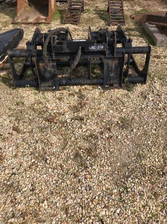 Skid steer grapple