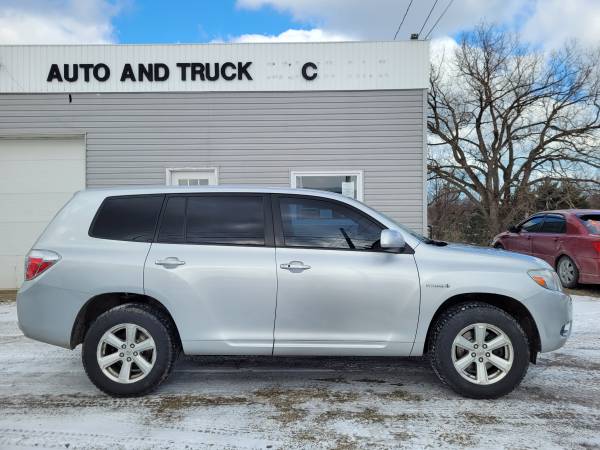 HALF-PRICE–2008 TOYOTA HIGHLANDER HYBRID-4X4–EXCELLENT–WARRANTY INC