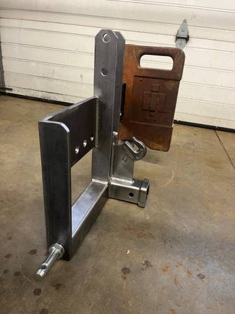 IH Cat 1 Weight Bracket-Specifically Made For International 70 lbs Weights