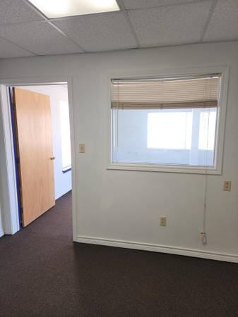 Spacious, Newly Carpeted Office – Del Rio, TX