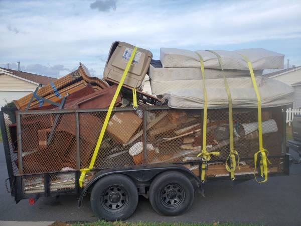 JUNK REMOVAL**??**TRASH HAULING**?? ** SAME DAY SERVICE (352) 531-3939