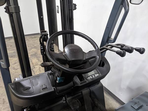 ??? 2014 TOYOTA 8FBCU30 FORKLIFT???