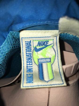 Vintage 90’s Nike International Blue map windbreaker jacket