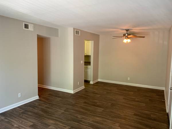 $200 PRICE DROP!! TWO BEDROOM APARTMENT- IMMEDIATE MOVE IN