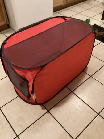 Portable dog crate