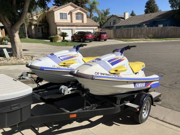 1995 Yamaha Waveraider Jetskis