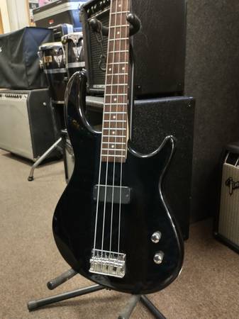 GREAT CONDITION DEAN EDGE 4-STRING BASS FOR SALE/TRADE