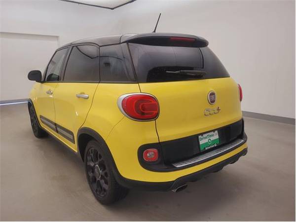 2015 FIAT 500L Urbana Trekking – hatchback