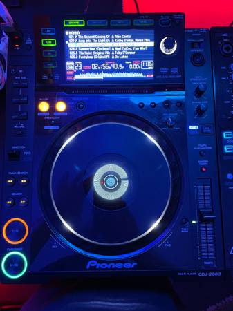 Pioneer DJ setup- DJM-900NXS mixer & 2x CDJ-2000