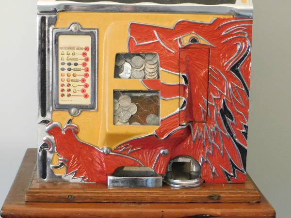 1931 Mills 5 Cent Lions Head Gooseneck Slotmachine