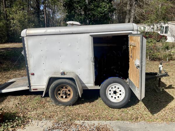 Covered utility trailer