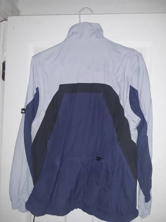 COLUMBIA WOMENS WINDBREAKER SIZE SMALL