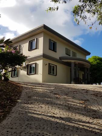 **BEAUTIFUL 3 BEDROOM HOUSE FOR RENT**