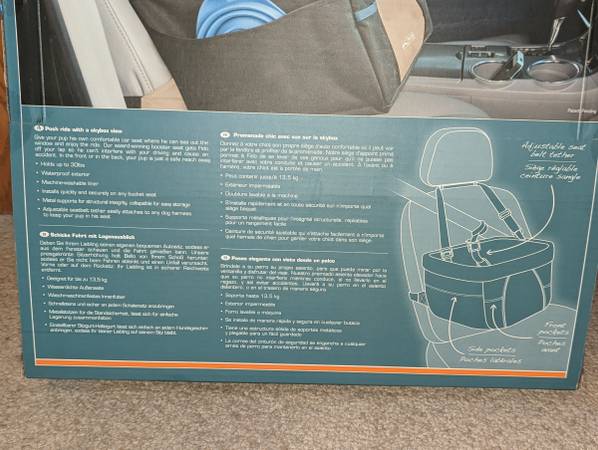 Kurgo Rover Booster Seat, New in Box