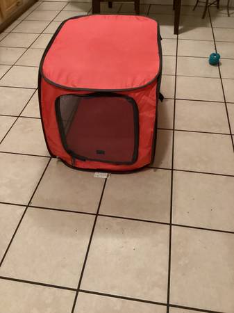 Portable dog crate