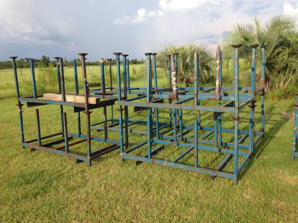 Pallet style stackable racks