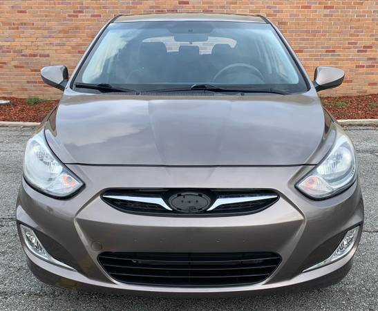 2012 Hyundai Accent* L0W Miles * Like NEW!!