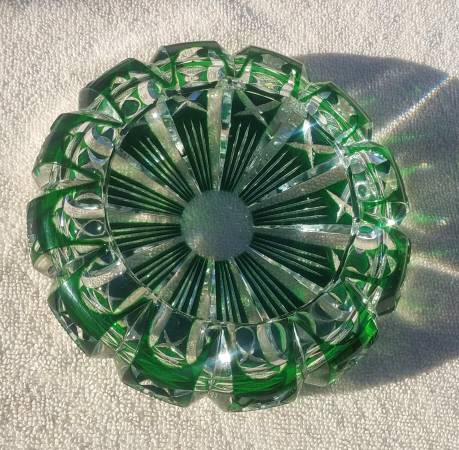 Emerald Green Hand-Cut Leaded Crystal Ashtray or Dish. 8″dia