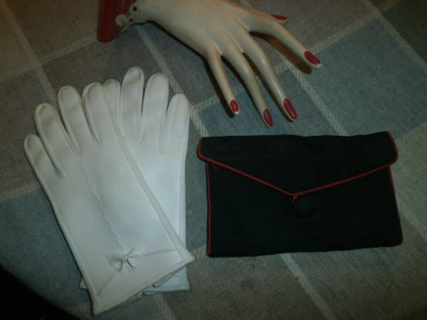 Vintage gloves and cotten purse black circa 1940’s