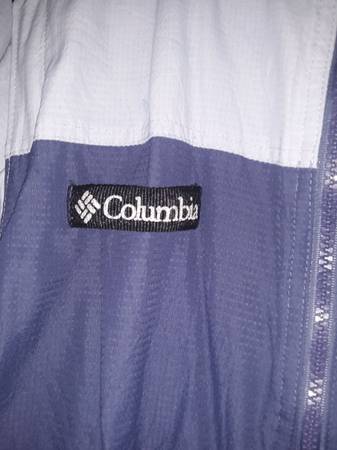 COLUMBIA WOMENS WINDBREAKER SIZE SMALL