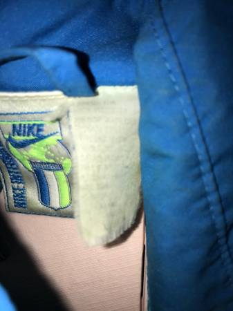 Vintage 90’s Nike International Blue map windbreaker jacket