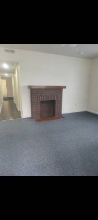 2nd floor 2bedroom for rent. $600.