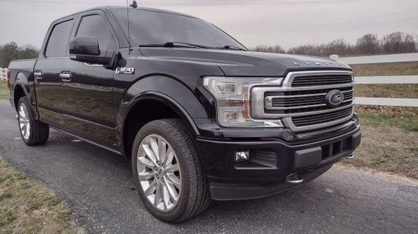 2018 Ford F-150 4×4 Limited Fully Loaded. PANO roof, hot/cold seats, Massage Sea