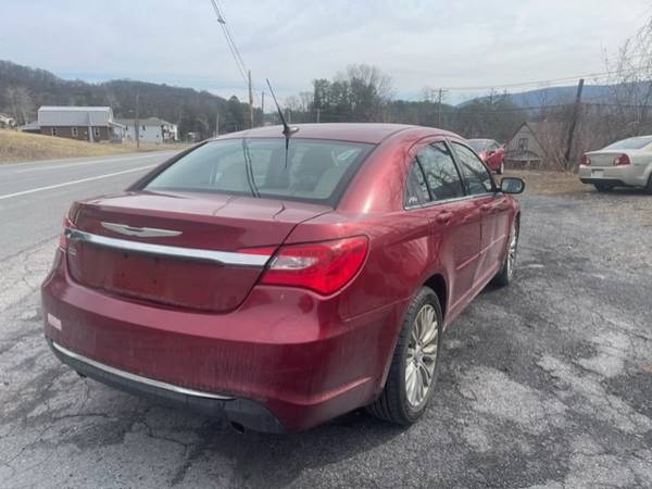 2011 CHRYSLER 200–132,000 MILES