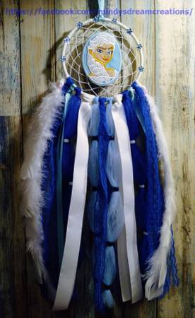 *Blue & White “Elsa” style dreamcatcher w blue snowflakes!*