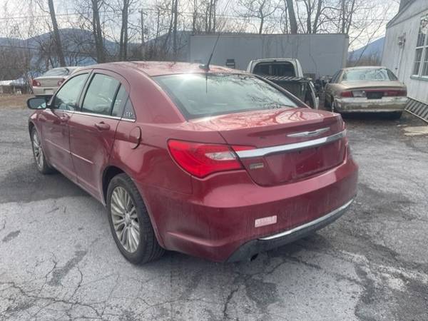 2011 CHRYSLER 200–132,000 MILES