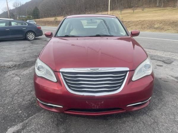 2011 CHRYSLER 200–132,000 MILES