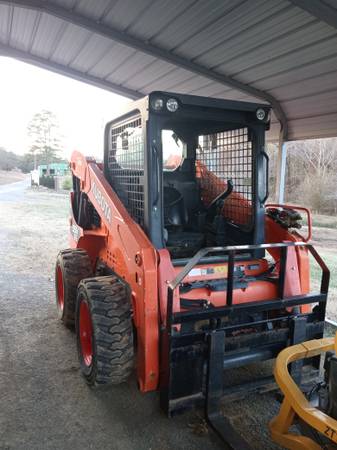 Skid steer loader