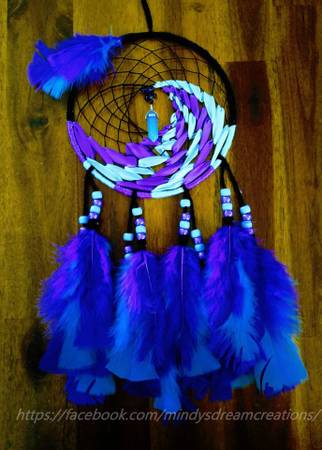 *Ribbon “switchback” weave style dreamers with healing crystals!*