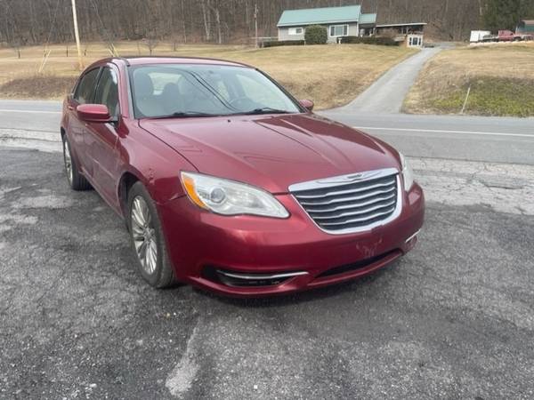 2011 CHRYSLER 200–132,000 MILES