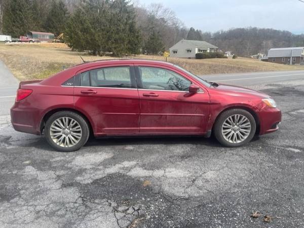 2011 CHRYSLER 200–132,000 MILES