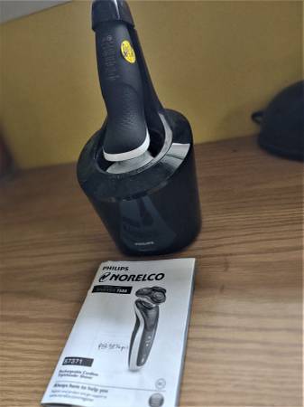 Norelco shaver 7500 S7371