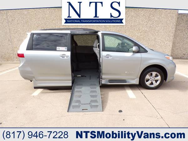 FULLY SERVICED TOYOTA SIENNA LE HANDICAP WHEELCHAIR MOBILITY RAMP VAN