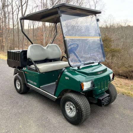 2017 CLUB CAR CARRYALL 100 Fuel injected Aluminum Frame