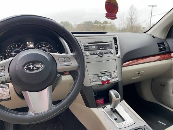 2011 SUBARU LEGACY AWD